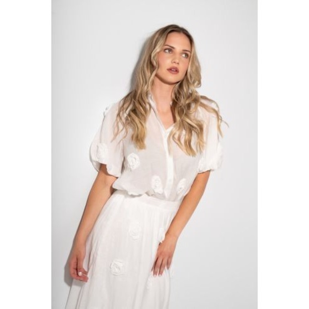 Astrid White 3D Floral Rosette Button Down Blouse Short Puff Sleeve Top Large